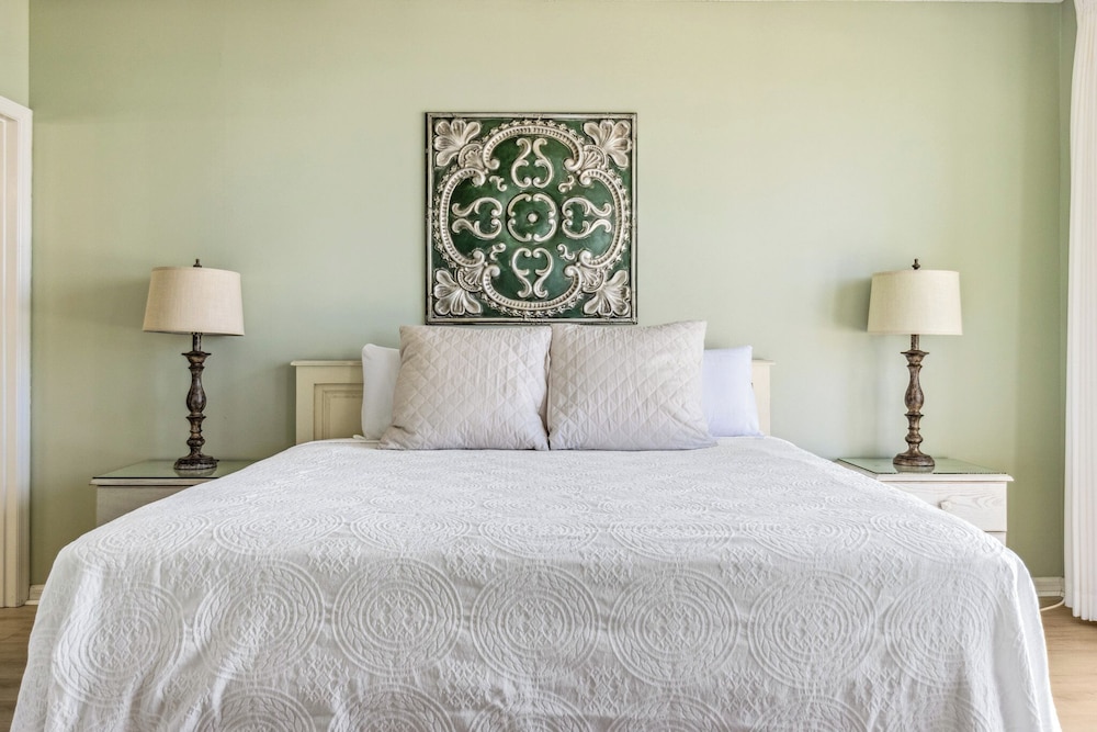 Emerald Key by Southern Vacation Rentals