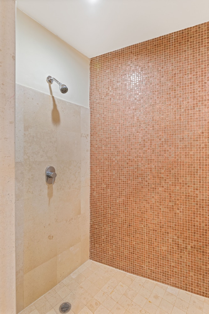 Encanto Living 0603 -3BR by Kivoya