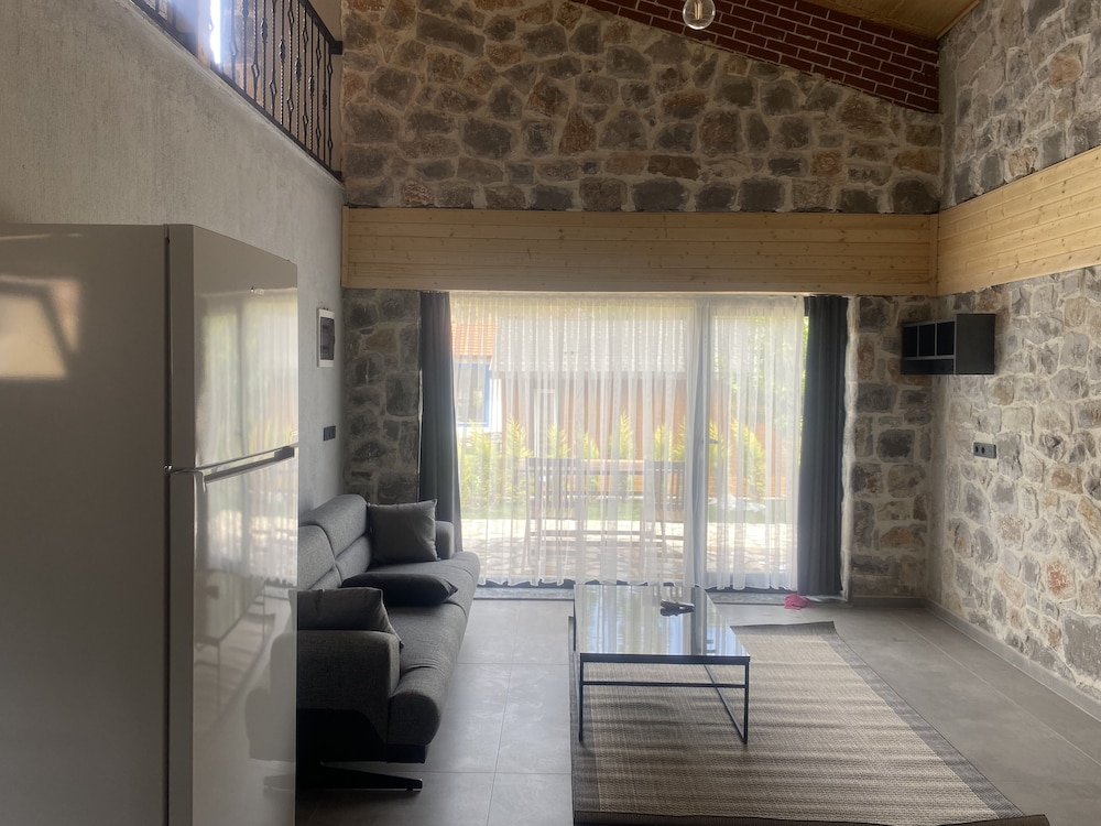 Kovan Bungalow view 3