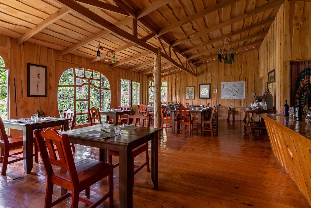 Cedrela Ecolodge
