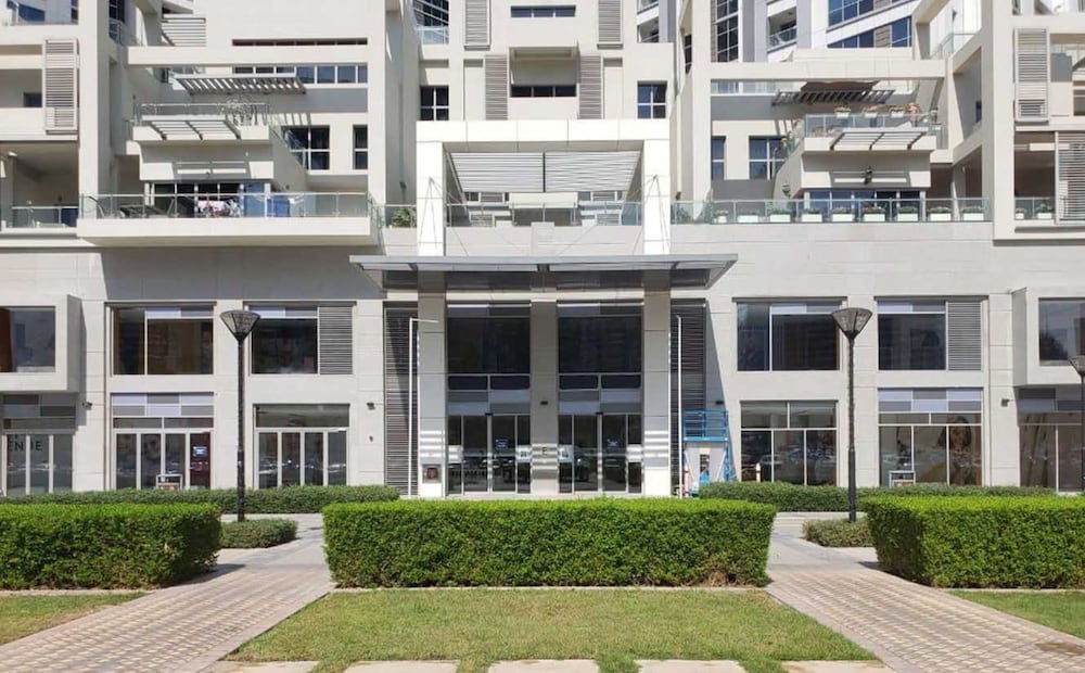 Executive Towers Amazing 1BR Onsite Pool Business bay