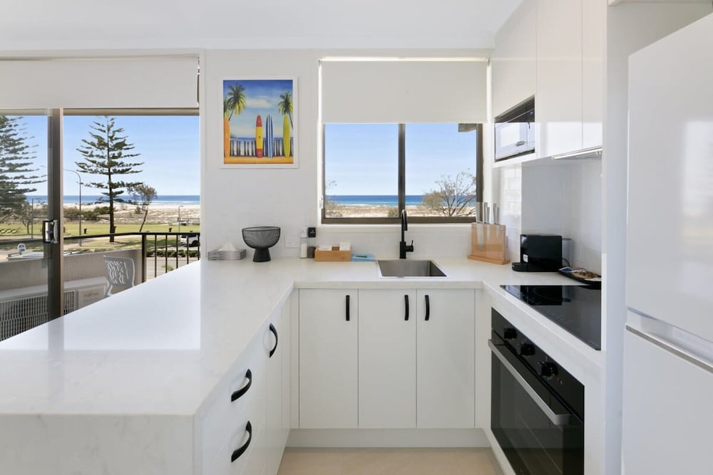 Beachfront Studio With Balcony & Stunning Views