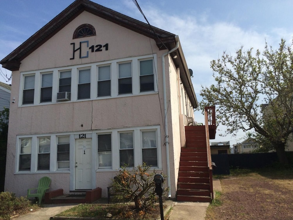HC-121 Beach Haus