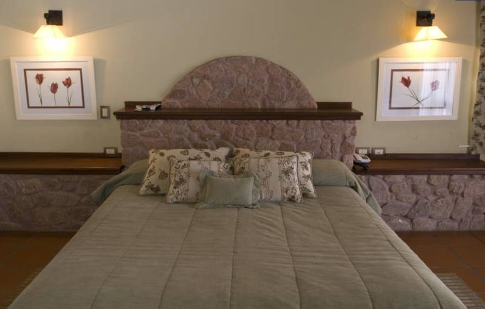 La Casa De La Bodega - Wine Boutique Hotel