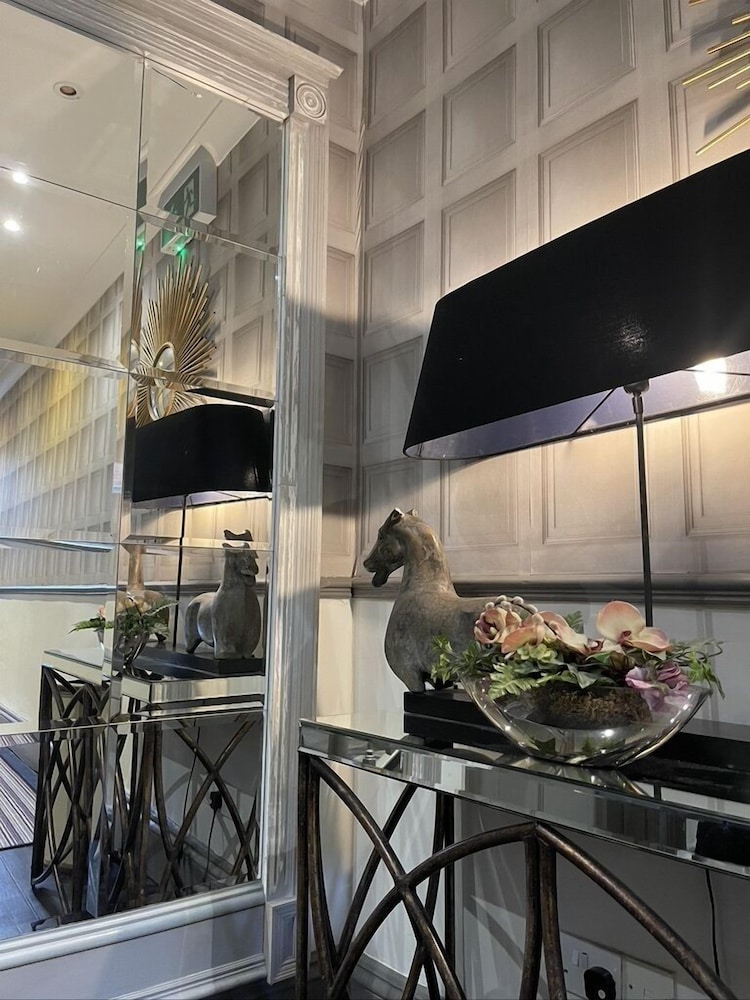 Marlborough Vacations - The Kingsbury at No7  No8 - Property Image 3