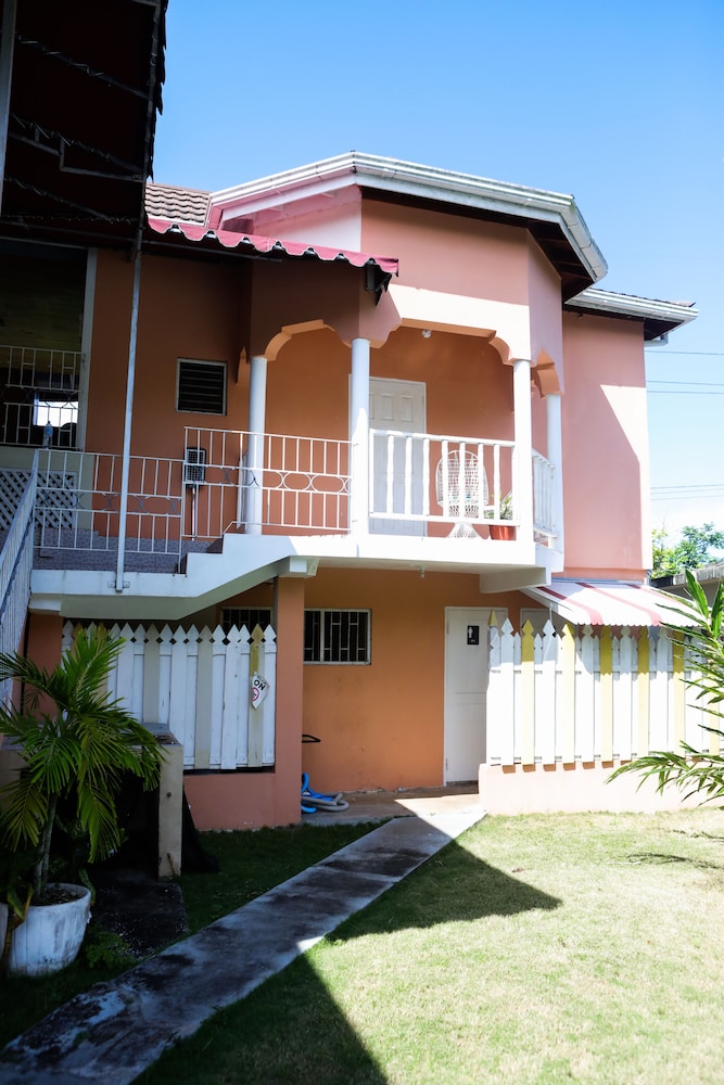 Hotel Silver Creek Resort - Image 1