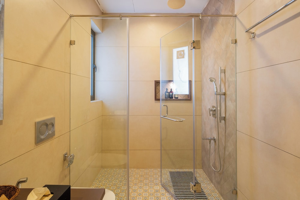 ELIVAAS Laguna Camellia | Luxe 4 BHK Villa Near Popular Beaches with Private Pool