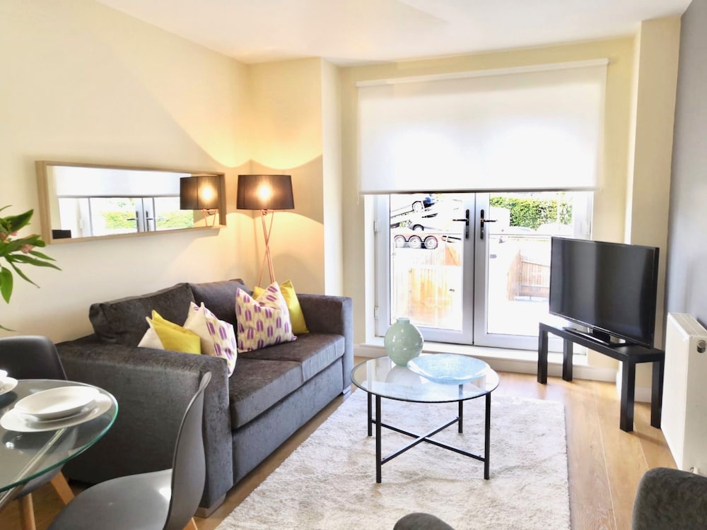 Oxford Vacations - Razia Apartments - Property Image 40