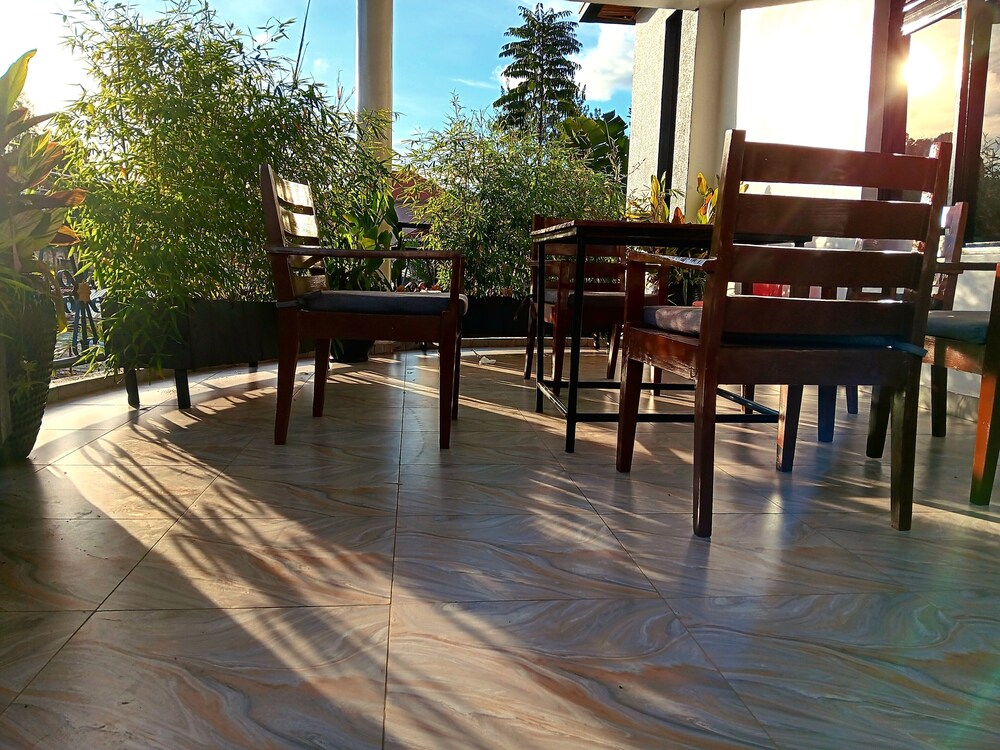 La Cafecito Bistro and accommodation