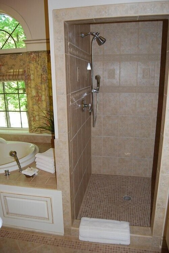 The Roost Bed and Breakfast