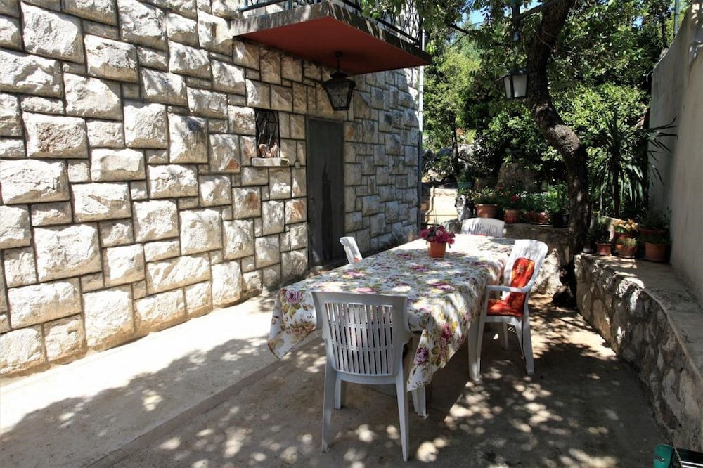 Apartman Laura Zaton