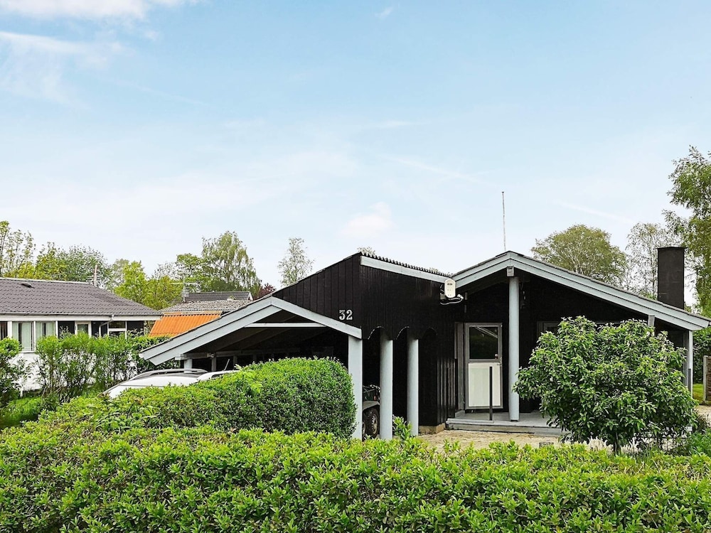6 Person Holiday Home in Sjolund
