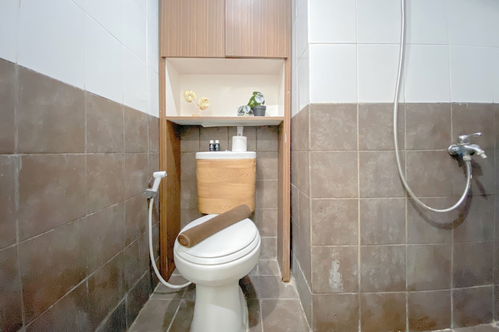 Good Place And Comfortable 2Br At Green Pramuka City Apartment