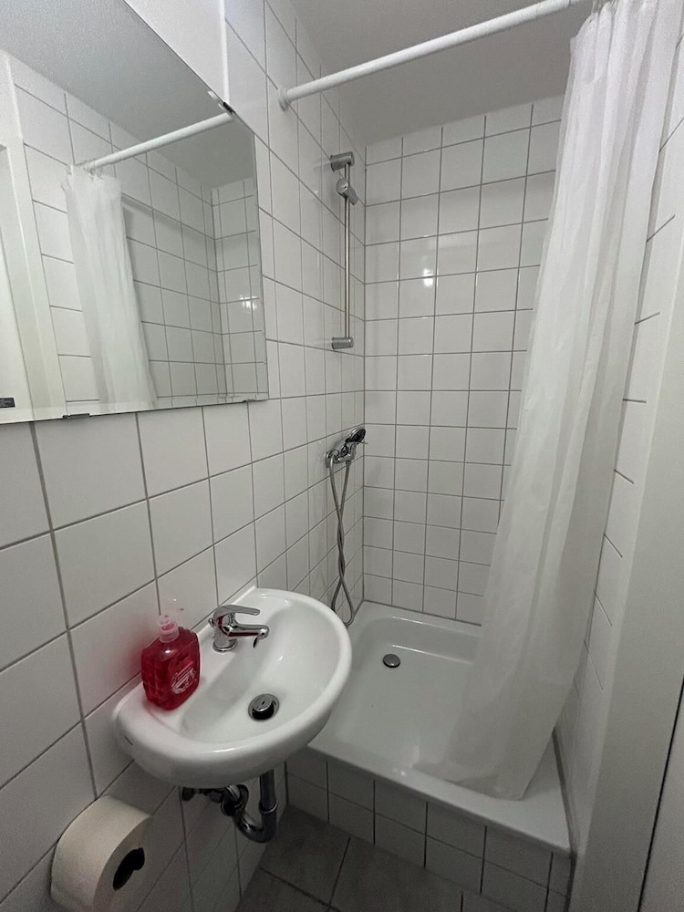 2-Rent Group Hostel Apartments SEN14