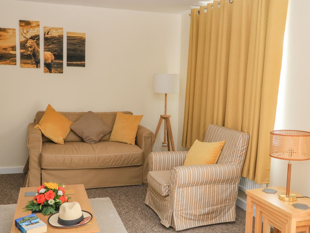 Sawtons Cottage 1