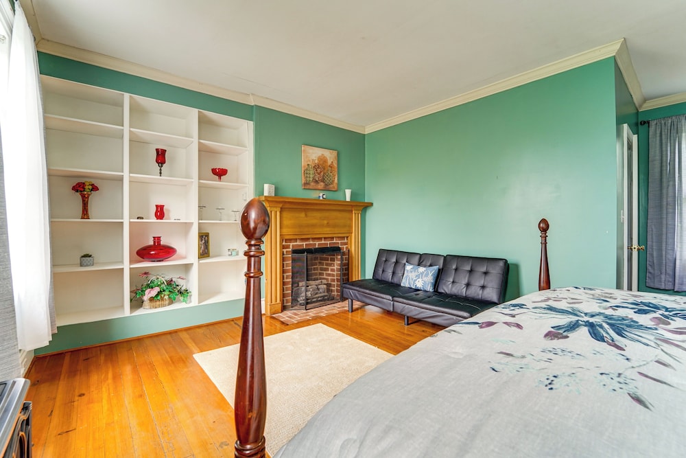 Historical 30-acre Retreat in Virginia!