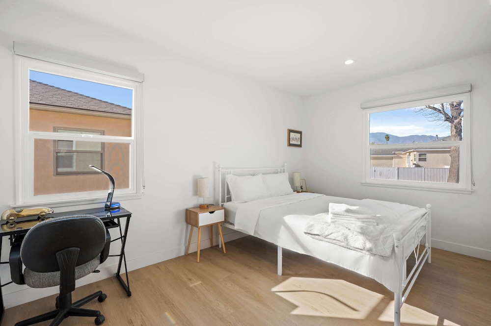 Cozy & Stylish Home Spacious, Fully Equipped Stay