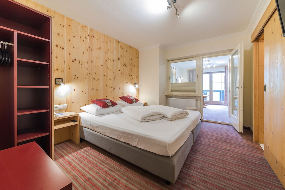 Solitude Bobcat 7 - Estes Park 2 Bedroom Condo by RedAwning - Property Image 23