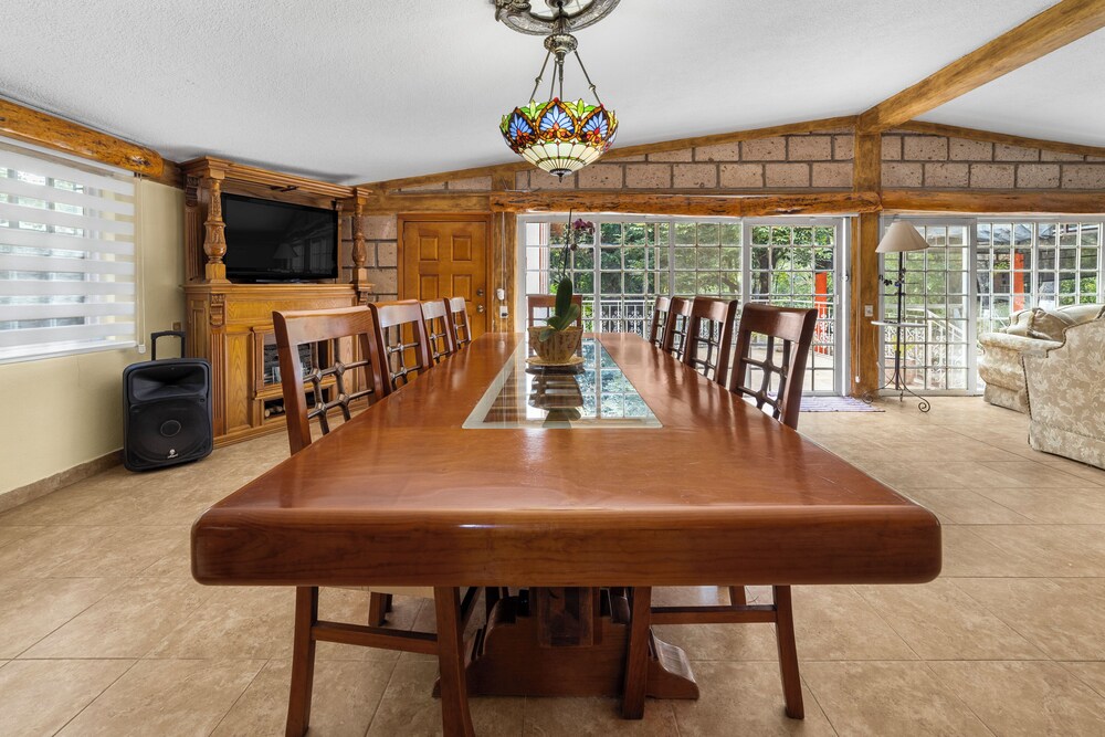Family Chalet in Villa Vicente 4 BR