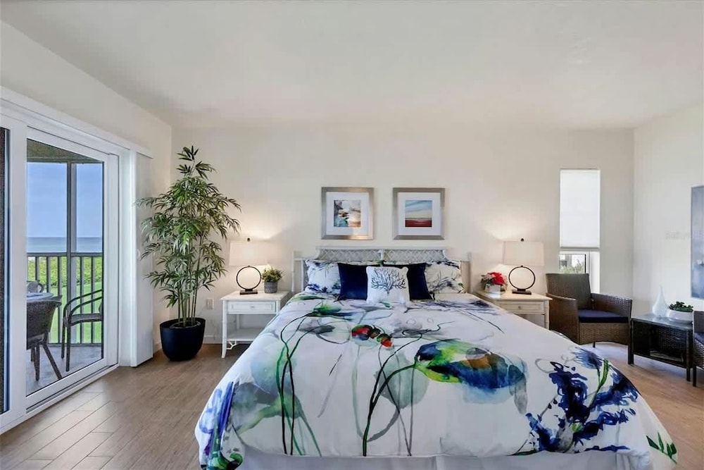 Luxury Beachfront Retreat in Longboat Key