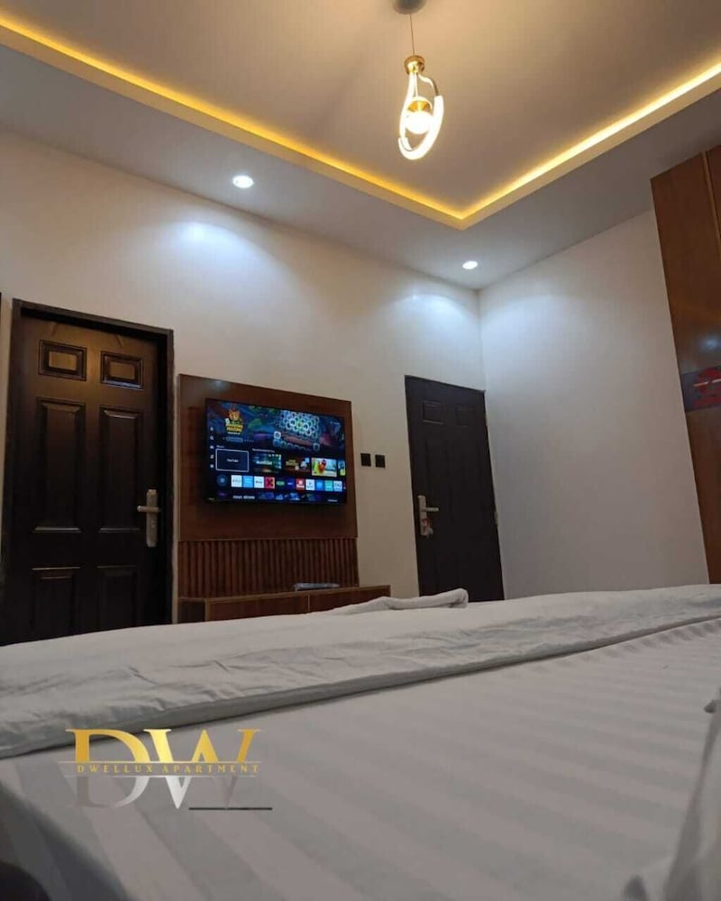 Dwellux Apartments