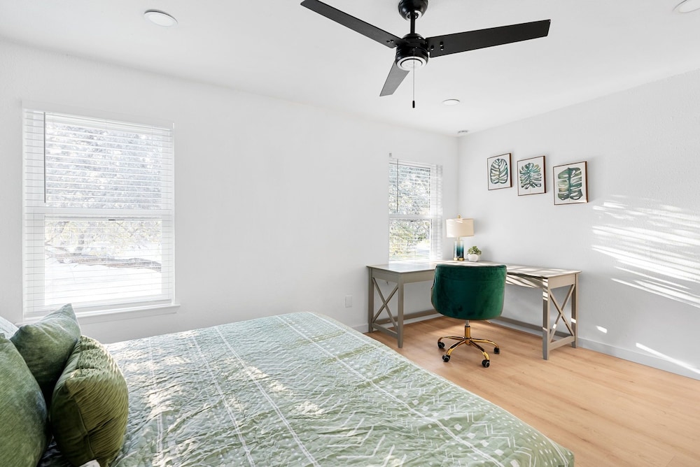 Trendy 3 Bedroom Oasis in Central Austin