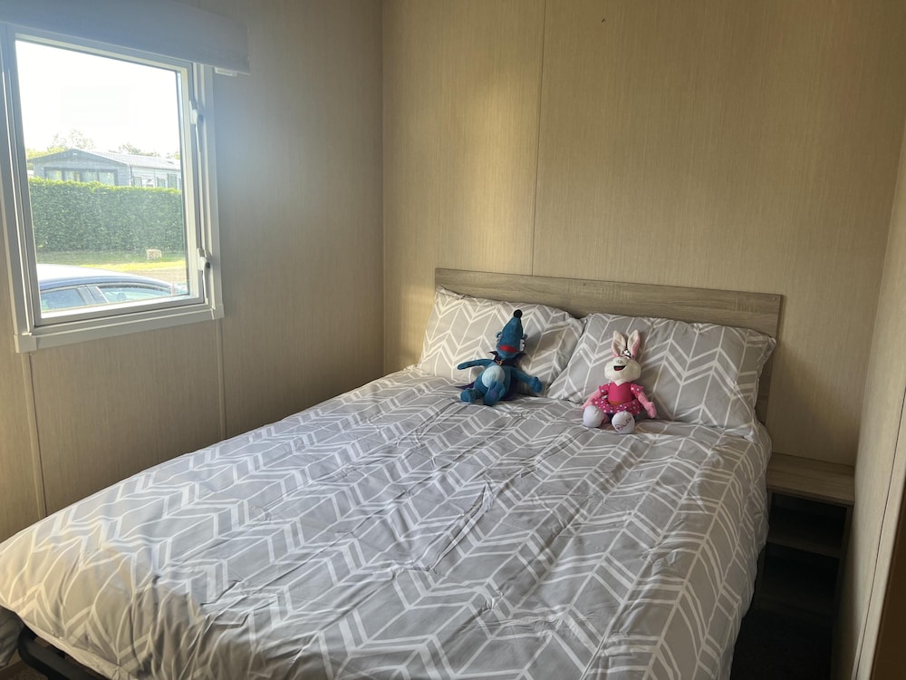Immaculate 3-bed Static Caravan in Skegness view 3