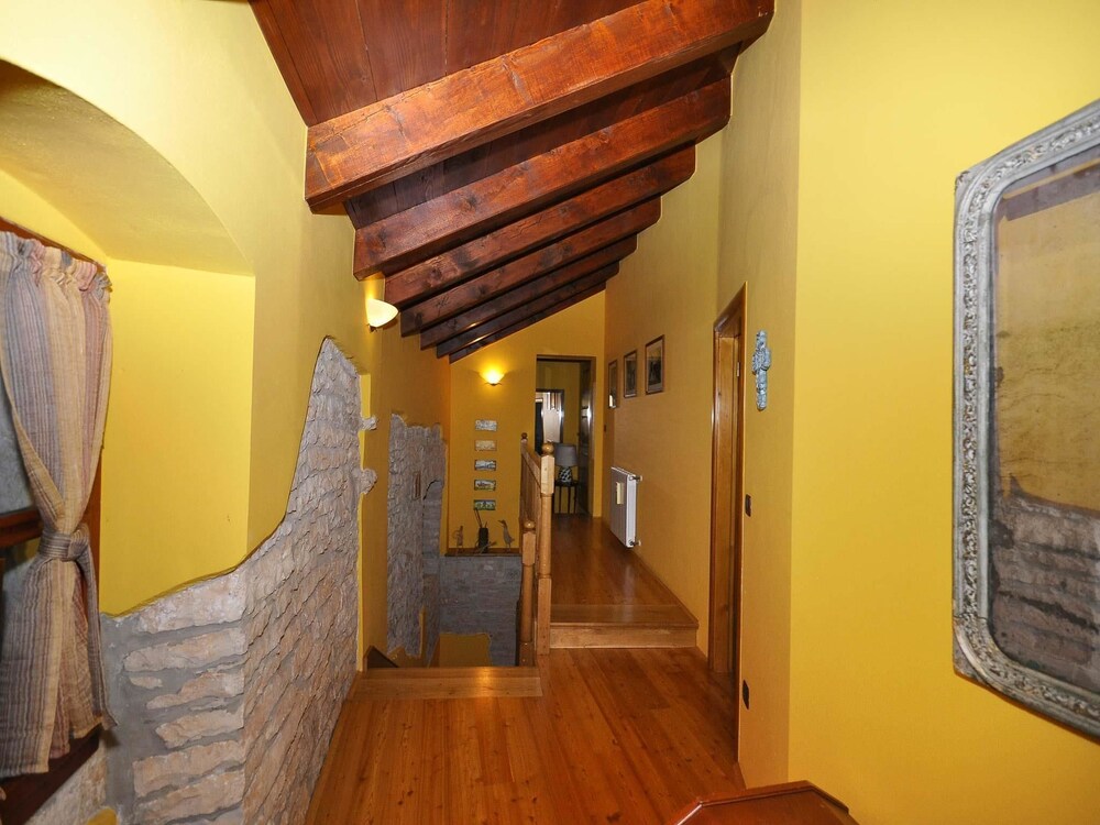 Photo 33