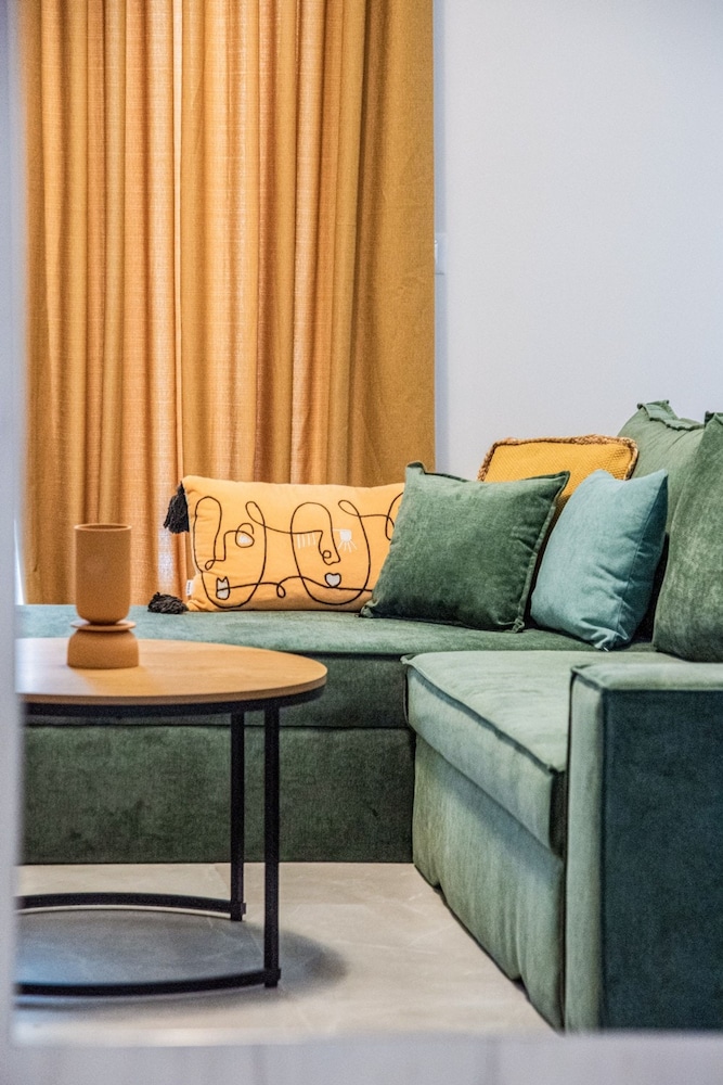 Luxury Chic Retreat Suites