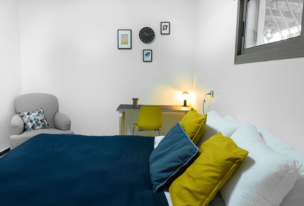 Old City Stylish 4BR by Ahlan Hospitality view 5
