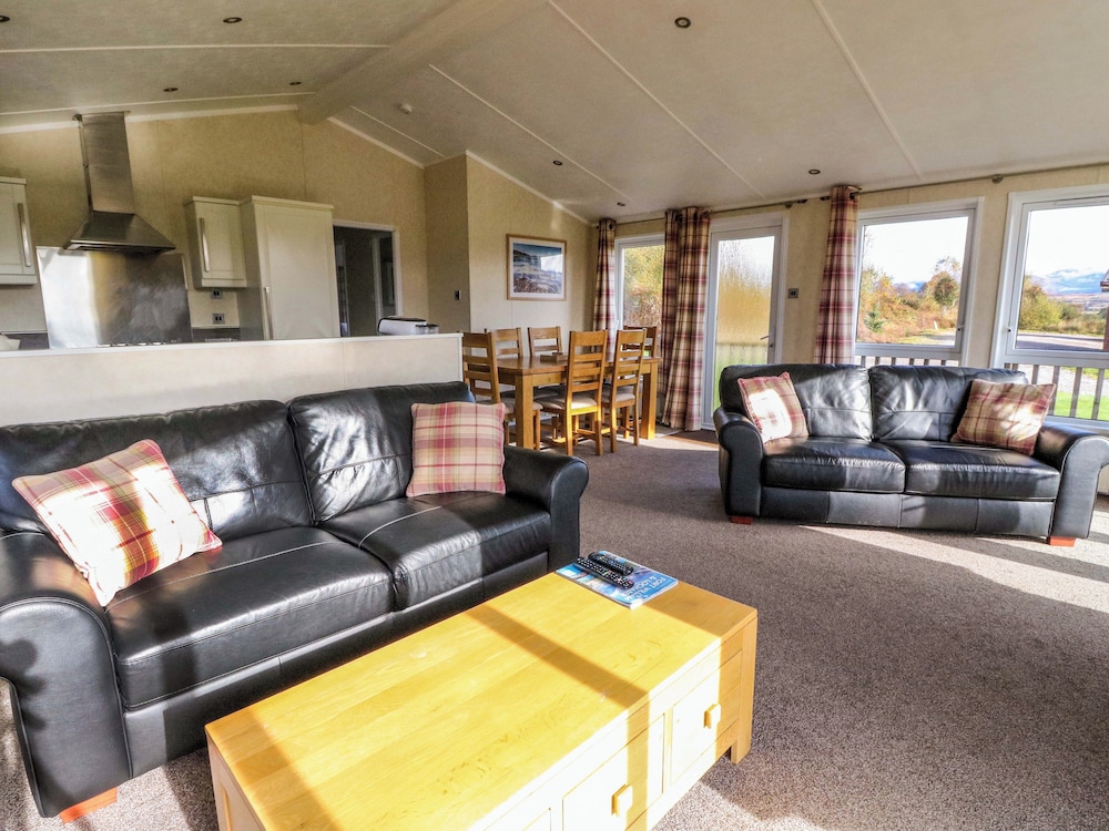 Crathie Lodge