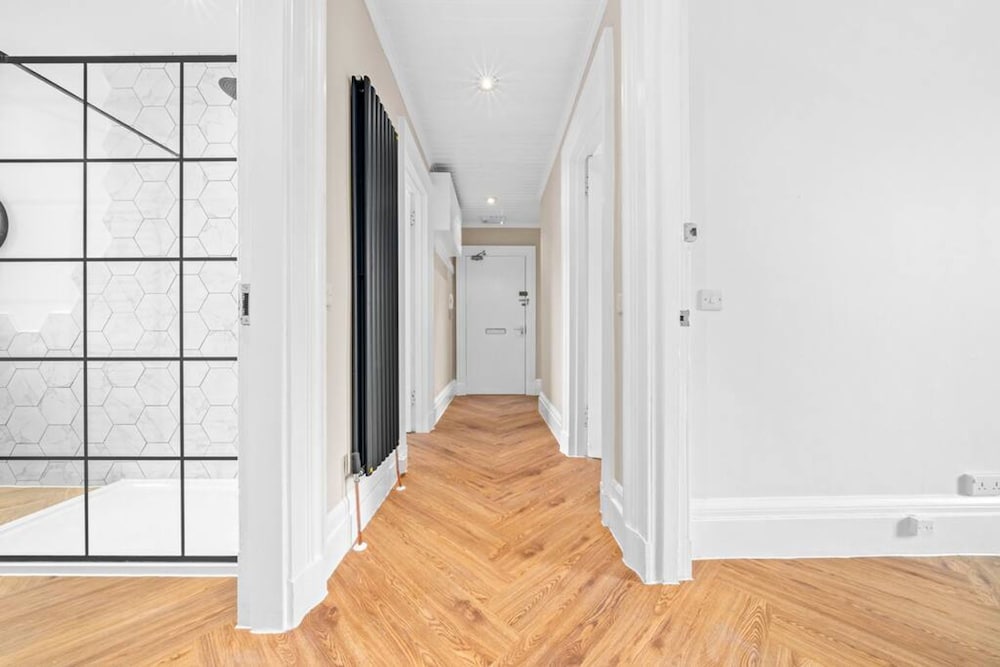 Stylish 4 Bed-town Centre