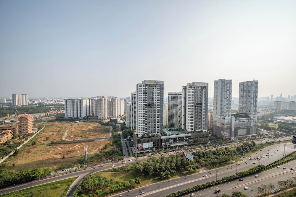 The Lumiere Luxury Citypoint ANGIA