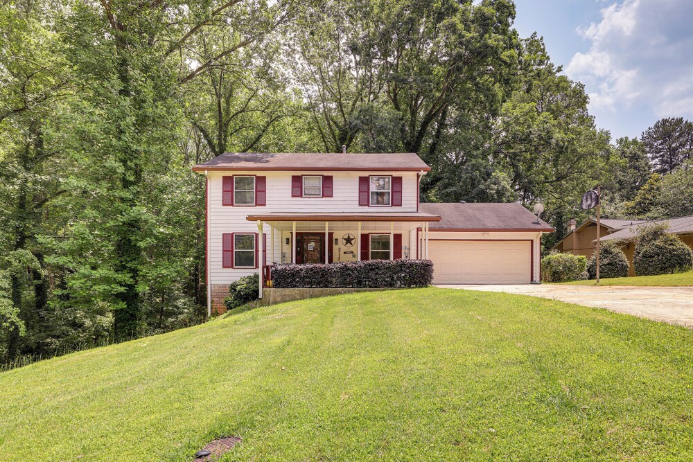 Group Getaway: Spacious Home in Stone Mountain!