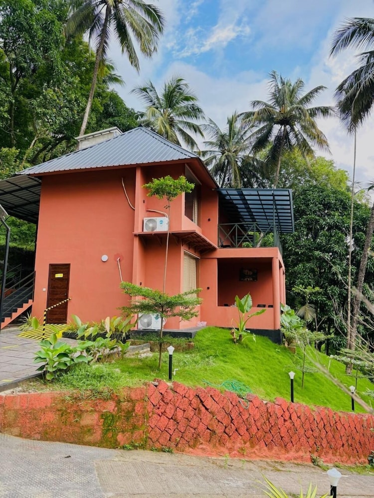Vayalada Garden resort