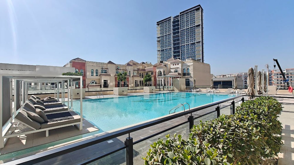 Peace and Tranquility in This 1 Bedroom in JVC