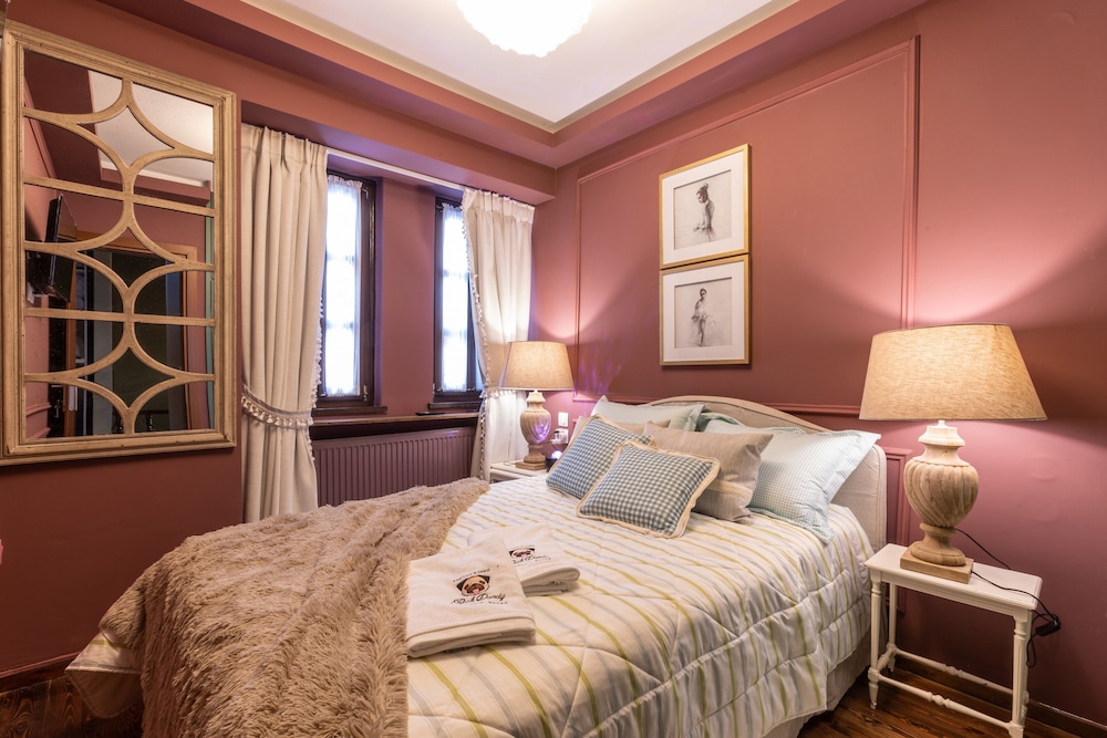Rock Dandy La Maison De L’Ours | Top Fireplace Retreat