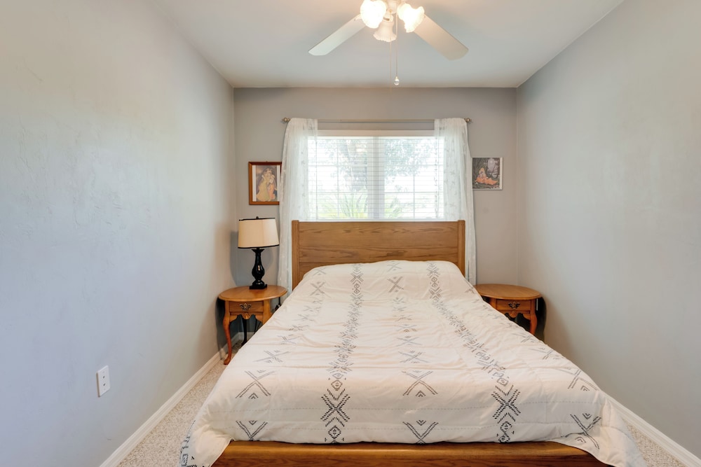 Golf Course Community Home Near Springs & Swimming