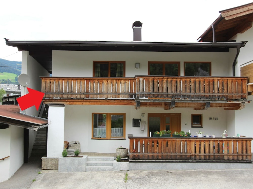 Boutique Apartment With Mountain View