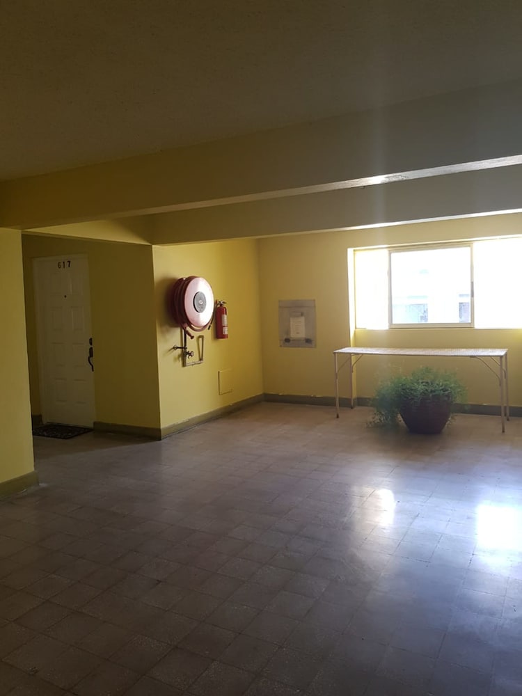 New Kingston Apt at Kensington Court