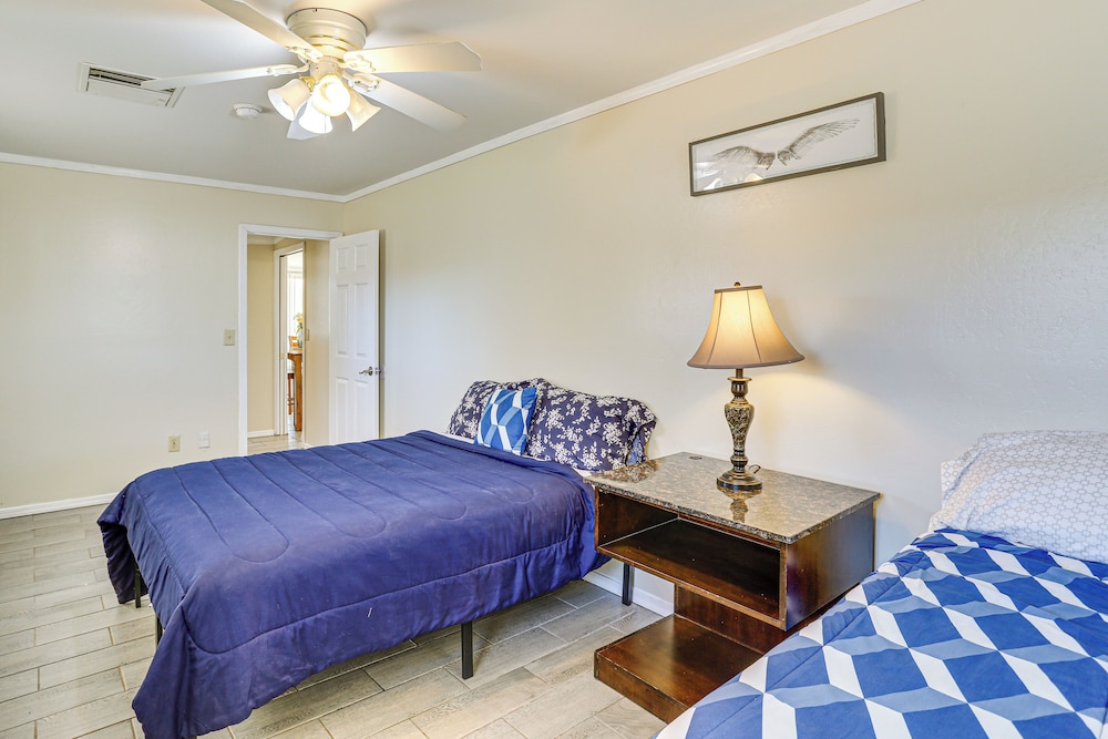Pet-friendly Unit w/ Yard Near Sacramento River!