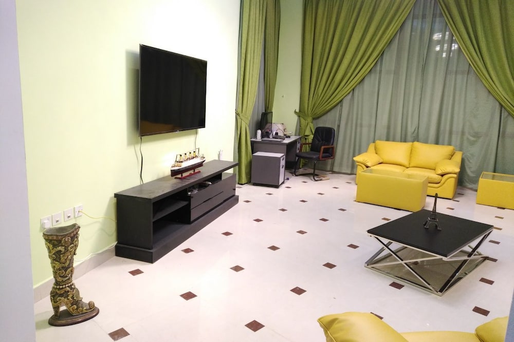 Emirates Hills Lake View Villa
