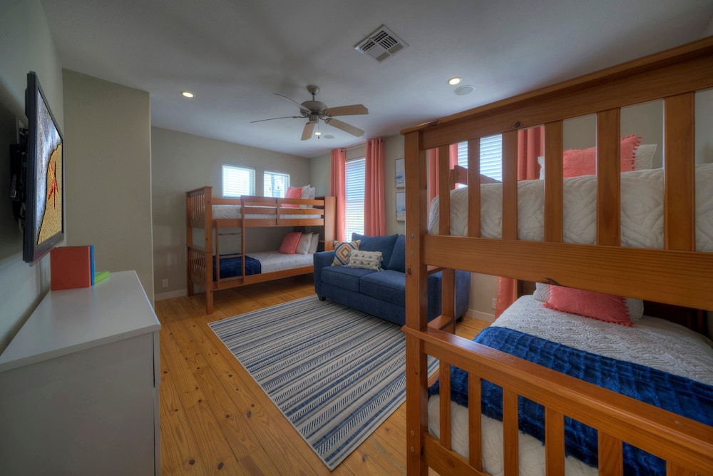 Seahorse Cove by Avantstay Pool Access by Beach