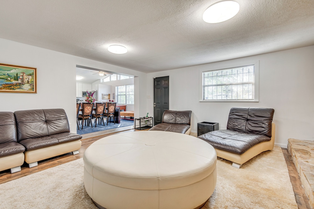 12 Mi to Beach: Home w/ Outdoor Dining in Cocoa!