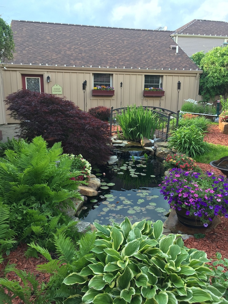 Weller Haus Bed, Breakfast & Event Center
