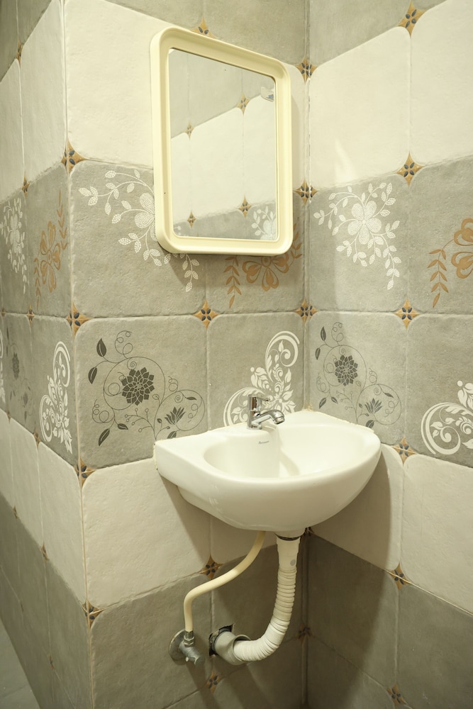 Dwaraka Guest House