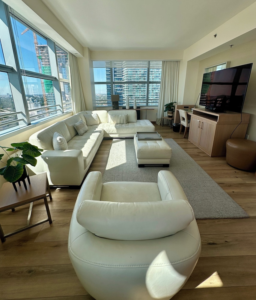Brickell Sea View 2BR Free Parking by Palermo Home