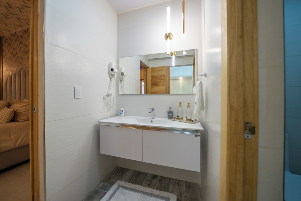 Enjoy Stylish 3br 3, 5b Stylish, Downtown Ocean View