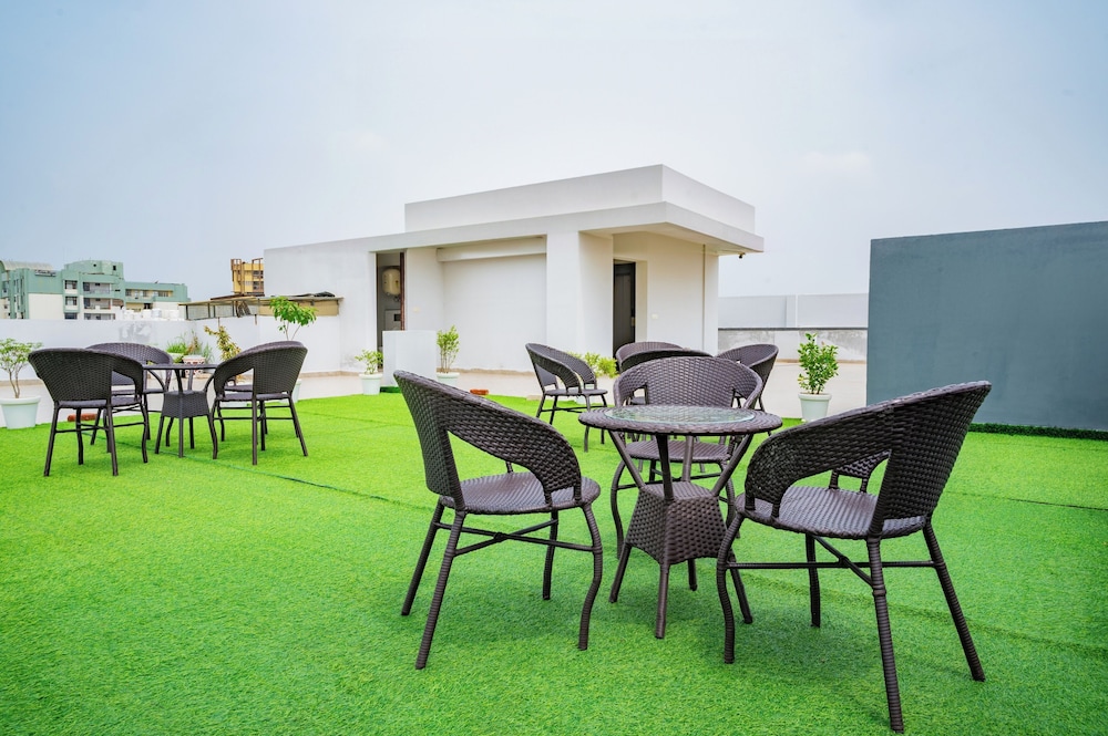 Housr 1RK & 1BHK Apartment Sector 28