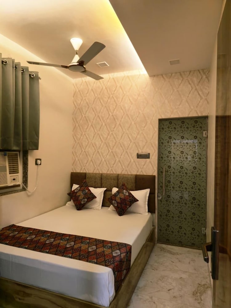 Hotel Shiv Grand SV